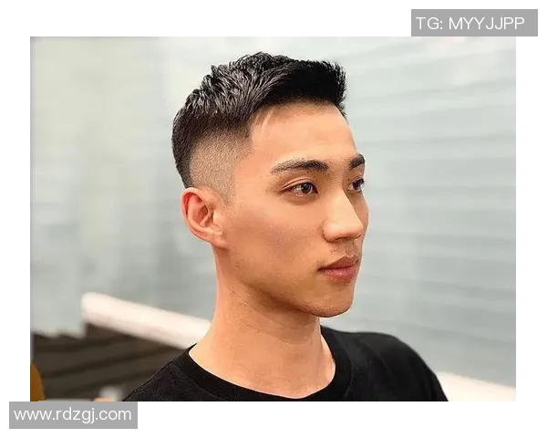 气质发型与足球明星男士的完美结合展现魅力与风格